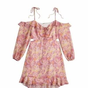 NWT Juniors' Rewind Long Sleeve Cold
Shoulder Dress, Size: XXL